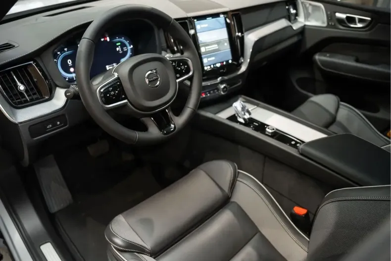 Volvo XC60 din 2024 cu 17.539 km - oferta VOL177126 - foto 6