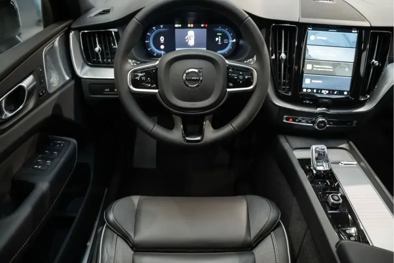 Volvo XC60 din 2024 cu 17.539 km - oferta VOL177126 - foto 7