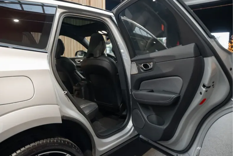 Volvo XC60 din 2024 cu 17.539 km - oferta VOL177126 - foto 11