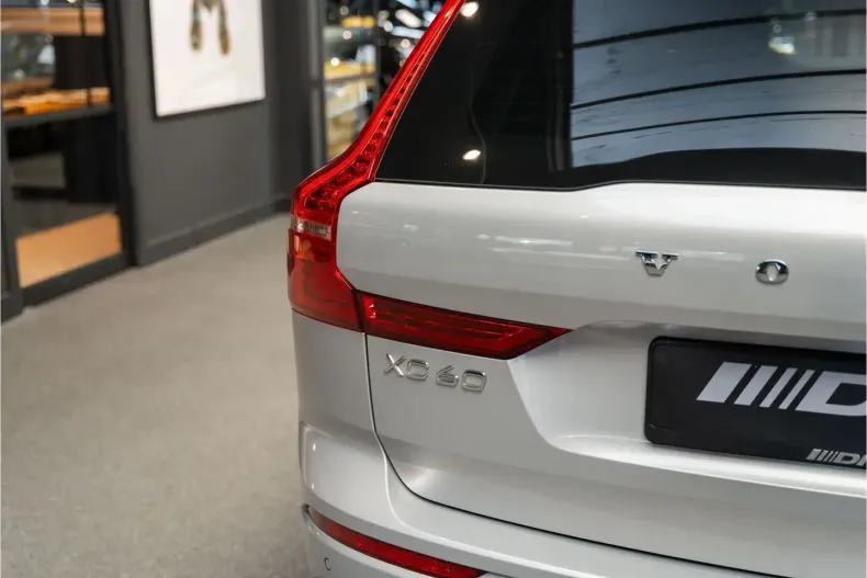 Volvo XC60 din 2024 cu 17.539 km - oferta VOL177126 - foto 16