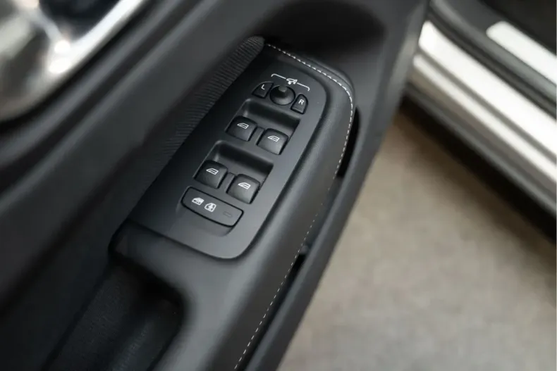 Volvo XC60 din 2024 cu 17.539 km - oferta VOL177126 - foto 23