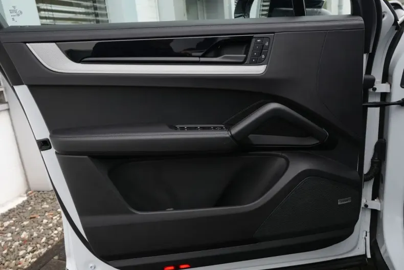 Porsche Cayenne din 2024 cu 10.000 km - oferta POR177131 - foto 34