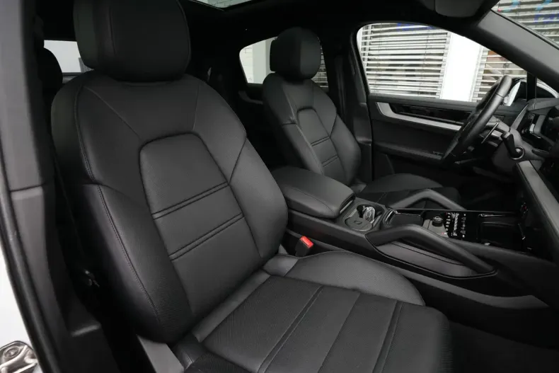 Porsche Cayenne din 2024 cu 10.000 km - oferta POR177131 - foto 38