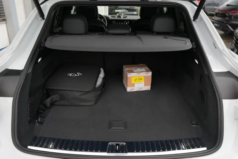 Porsche Cayenne din 2024 cu 10.000 km - oferta POR177131 - foto 44