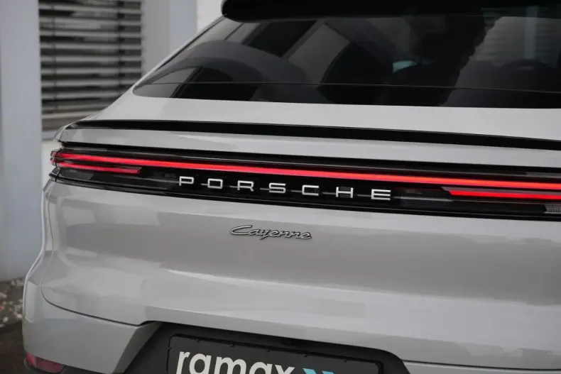 Porsche Cayenne din 2024 cu 24.000 km - oferta POR177133 - foto 10