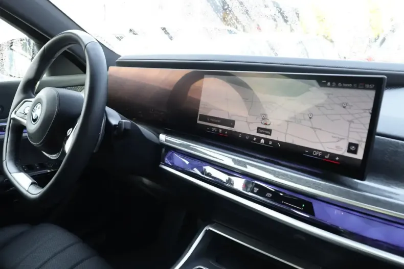 BMW 750 din 2024 cu 4.800 km - oferta BMW177144 - foto 4