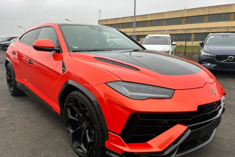 Lamborghini Urus din 2023 cu 40.000 km - oferta LAM177152 - foto 1