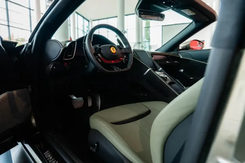 Ferrari Roma din 2024 cu 9.055 km - oferta FER177153 - foto 18