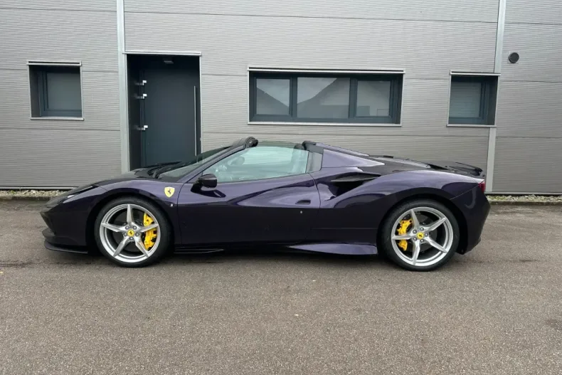Ferrari F8 din 2023 cu 5.300 km - oferta FER177168 - foto 2