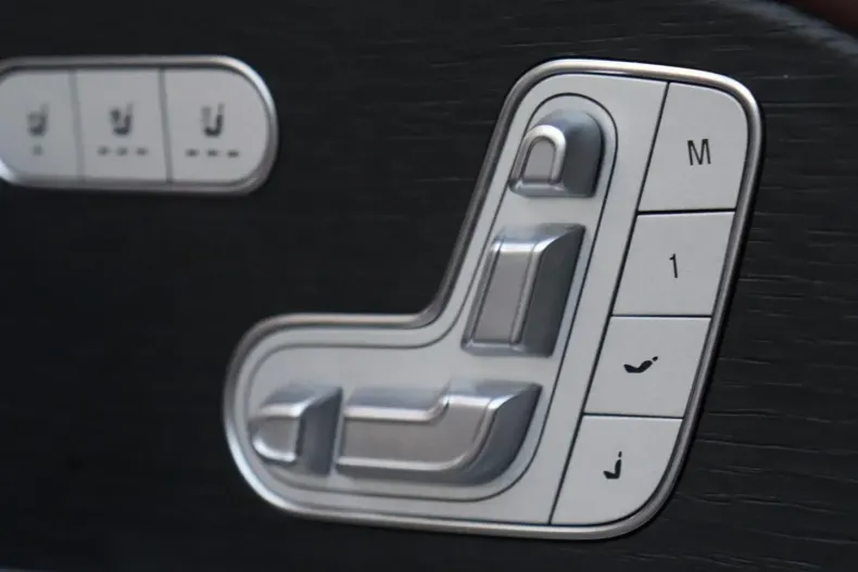 Mercedes-Benz GLS 600 din 2023 cu 70.400 km - oferta MER177189 - foto 25