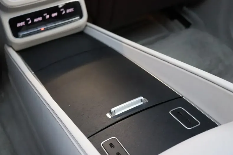 Mercedes-Benz GLS 600 din 2023 cu 70.400 km - oferta MER177189 - foto 27