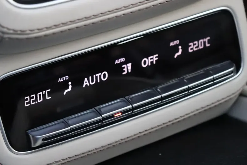 Mercedes-Benz GLS 600 din 2023 cu 70.400 km - oferta MER177189 - foto 28