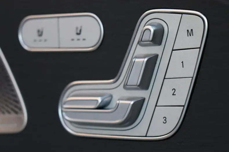 Mercedes-Benz GLS 600 din 2023 cu 70.400 km - oferta MER177189 - foto 35