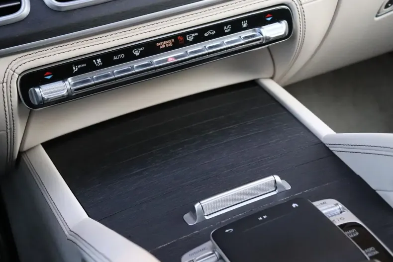 Mercedes-Benz GLS 600 din 2023 cu 70.400 km - oferta MER177189 - foto 42