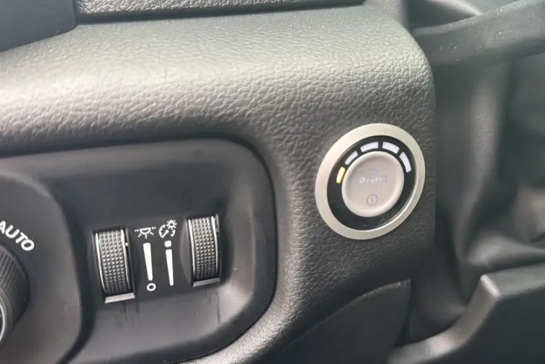 Dodge RAM din 2025 cu 4.900 km - oferta DOD177206 - foto 11