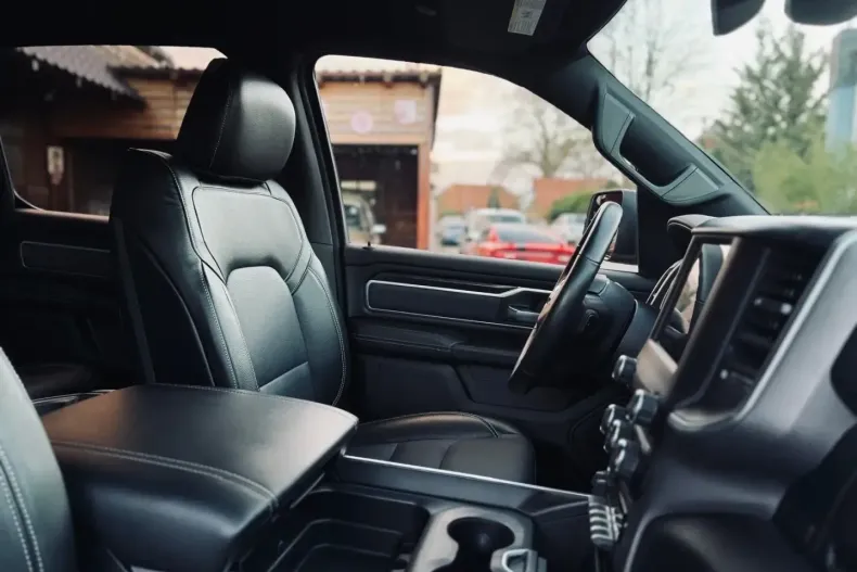 Dodge RAM din 2023 cu 3.800 km - oferta DOD177216 - foto 45