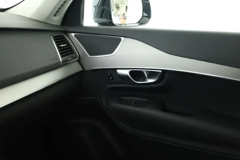 Volvo XC90 din 2023 cu 58.300 km - oferta VOL177217 - foto 21