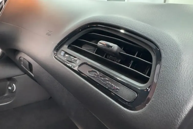 Dodge Challenger din 2023 cu 19.877 km - oferta DOD177225 - foto 30