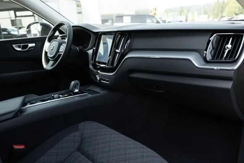 Volvo XC60 din 2023 cu 52.386 km - oferta VOL177240 - foto 4