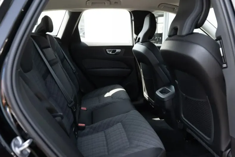 Volvo XC60 din 2023 cu 52.386 km - oferta VOL177240 - foto 5