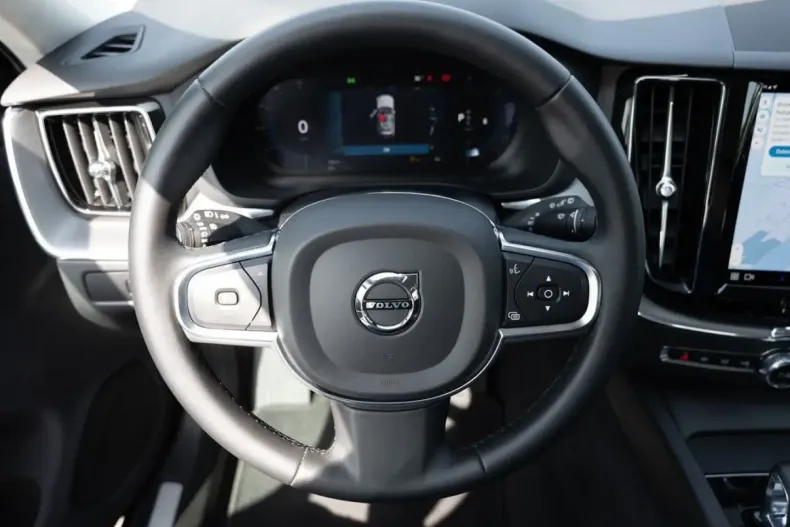 Volvo XC60 din 2023 cu 52.386 km - oferta VOL177240 - foto 9