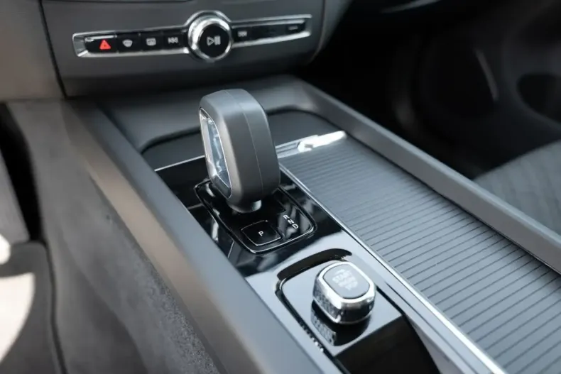 Volvo XC60 din 2023 cu 52.386 km - oferta VOL177240 - foto 15