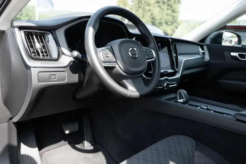 Volvo XC60 din 2023 cu 52.386 km - oferta VOL177240 - foto 20