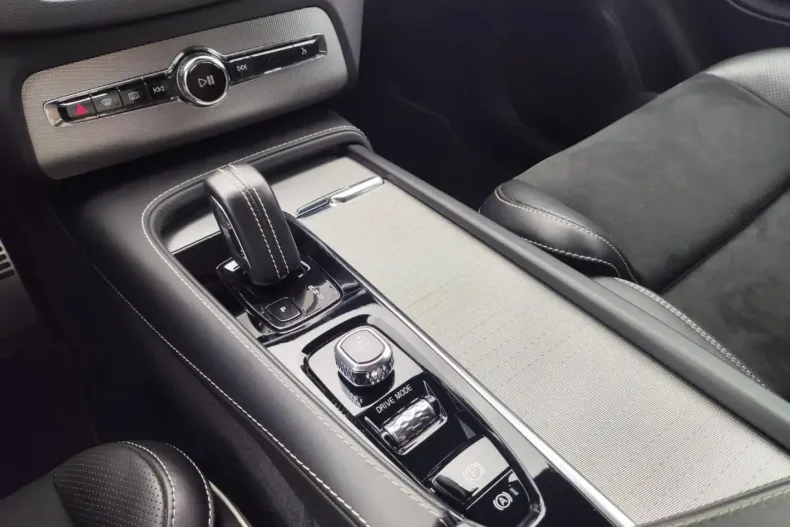 Volvo XC90 din 2021 cu 58.950 km - oferta VOL177250 - foto 11