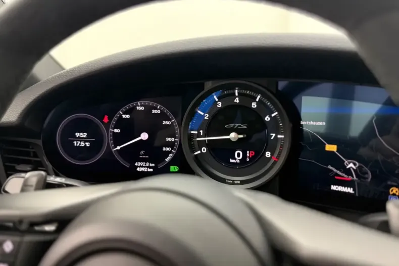 Porsche 992 din 2024 cu 4.600 km - oferta POR177269 - foto 19