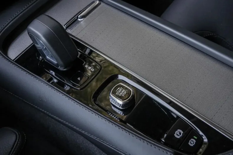 Volvo XC90 din 2023 cu 73.488 km - oferta VOL177291 - foto 13