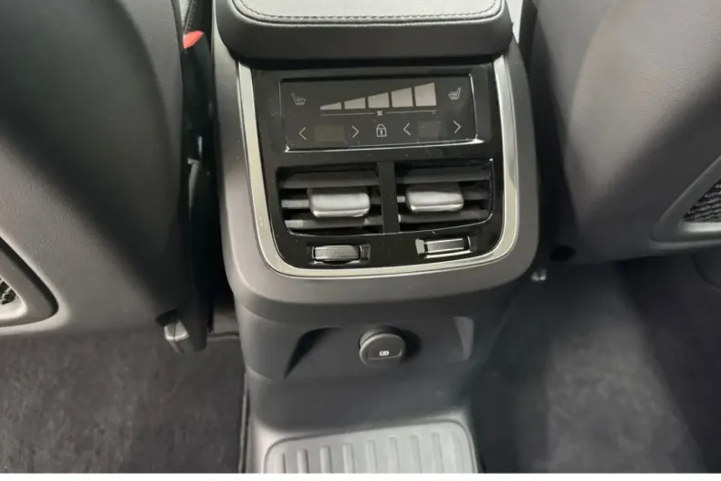 Volvo XC90 din 2024 cu 27.980 km - oferta VOL177296 - foto 18