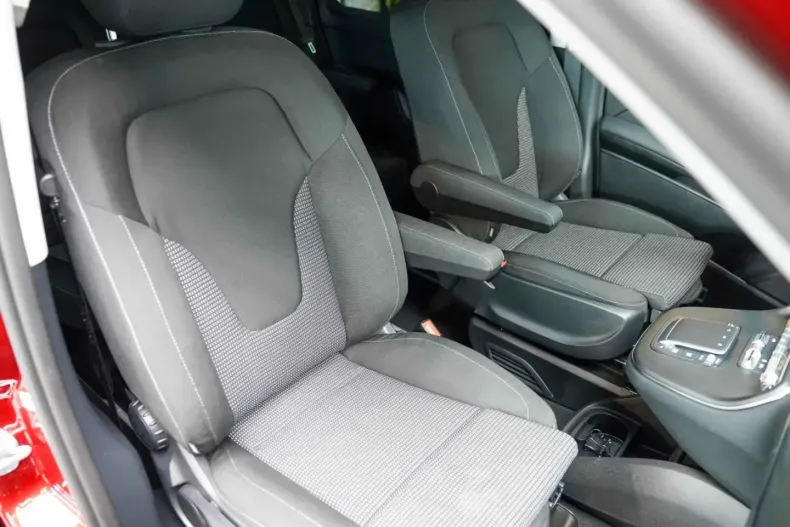 Mercedes-Benz V 220 din 2024 cu 11.895 km - oferta MER177301 - foto 7