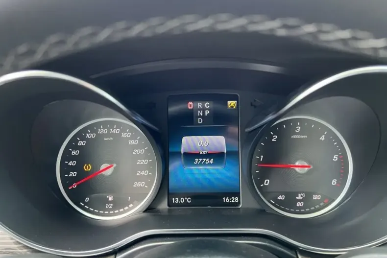 Mercedes-Benz V 220 din 2023 cu 37.715 km - oferta MER177310 - foto 8