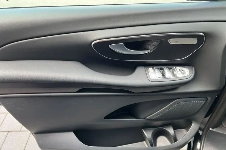 Mercedes-Benz V 220 din 2023 cu 37.715 km - oferta MER177310 - foto 11