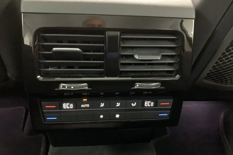 Volkswagen Touareg din 2024 cu 17.600 km - oferta VOL177315 - foto 13