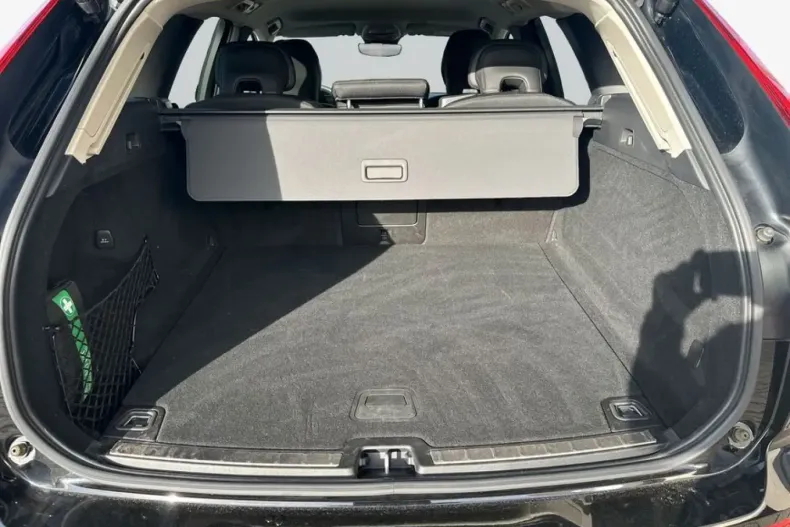 Volvo XC60 din 2023 cu 45.363 km - oferta VOL177335 - foto 7