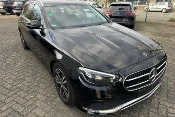 Mercedes-Benz E 220 din 2022 - oferta MER177341