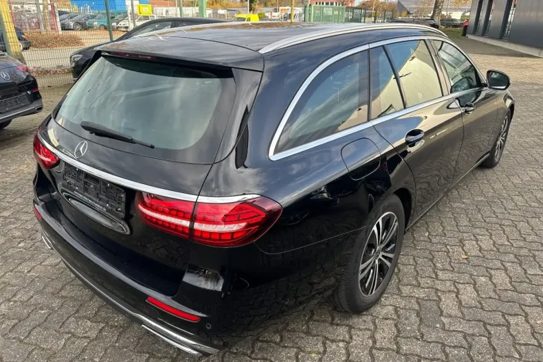 Mercedes-Benz E 220 din 2022 cu 97.000 km - oferta MER177341 - foto 3