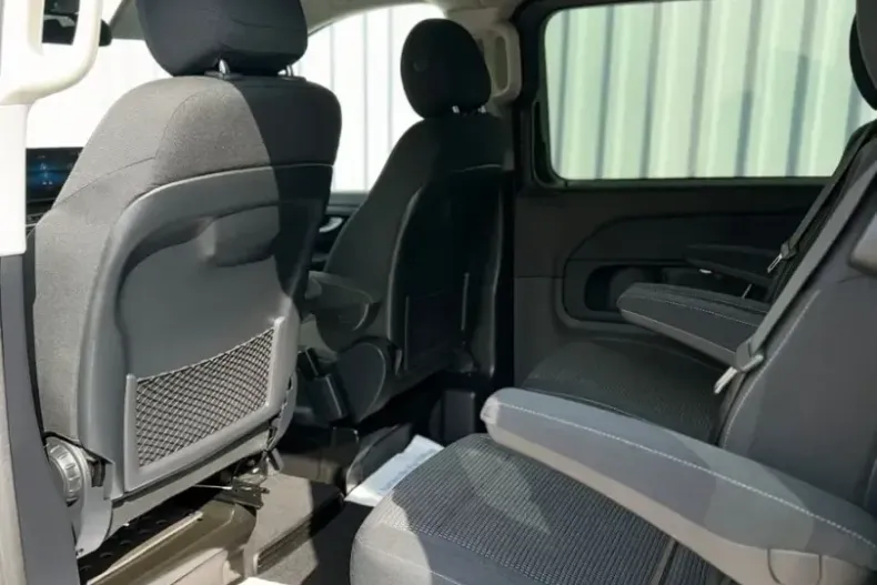 Mercedes-Benz V 220 din 2024 cu 10.814 km - oferta MER177353 - foto 21