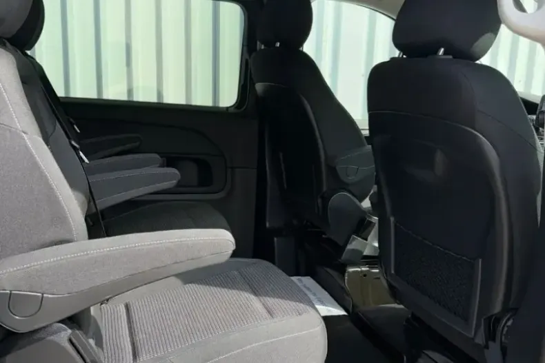 Mercedes-Benz V 220 din 2024 cu 10.814 km - oferta MER177353 - foto 26