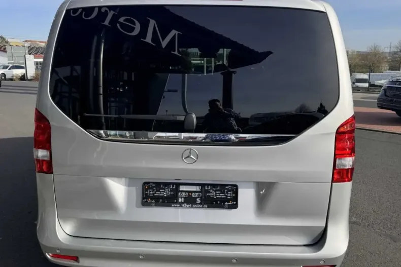 Mercedes-Benz V 220 din 2024 cu 25.744 km - oferta MER177358 - foto 4