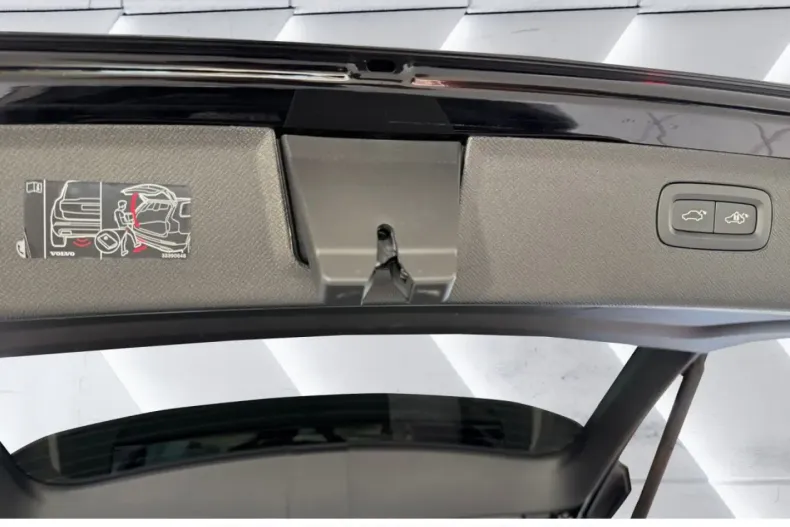 Volvo XC90 din 2024 cu 7.169 km - oferta VOL177369 - foto 18