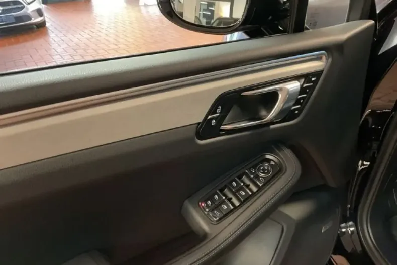 Porsche Macan din 2024 cu 10.000 km - oferta POR177382 - foto 11