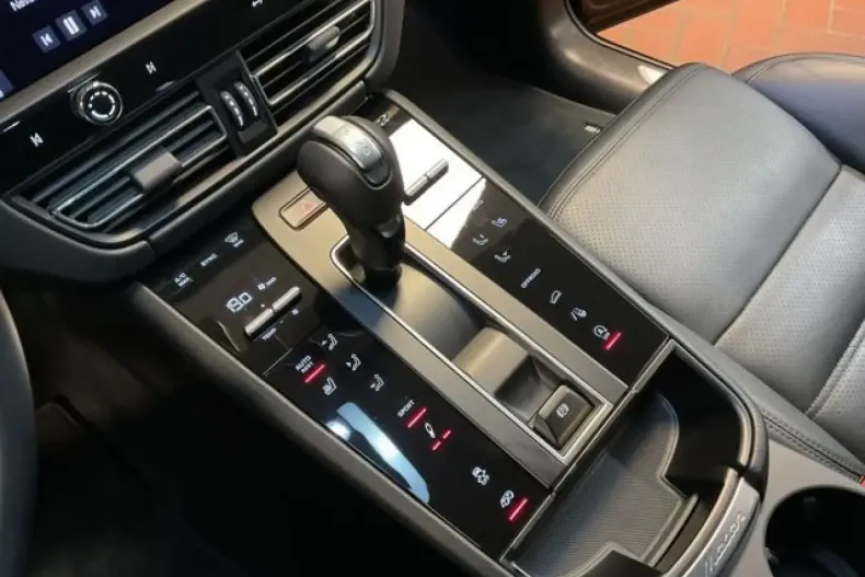 Porsche Macan din 2024 cu 10.000 km - oferta POR177382 - foto 17