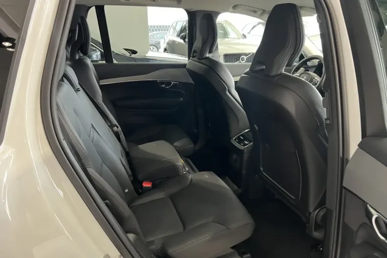 Volvo XC90 din 2024 cu 25.834 km - oferta VOL177385 - foto 12