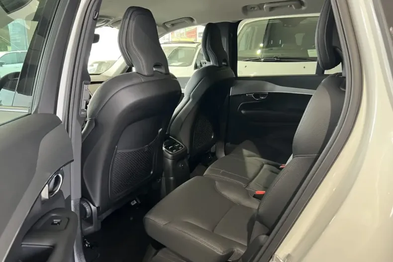 Volvo XC90 din 2024 cu 25.834 km - oferta VOL177385 - foto 15