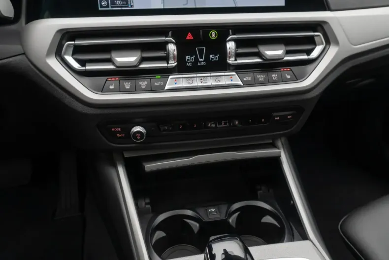 BMW 320 din 2022 cu 44.834 km - oferta BMW177429 - foto 30