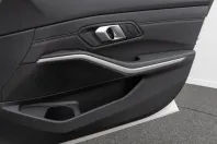 BMW 320 din 2022 cu 44.834 km - oferta BMW177429 - foto 38