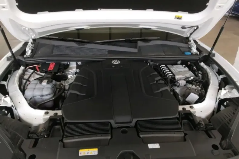 Volkswagen Touareg din 2021 cu 23.295 km - oferta VOL177456 - foto 4