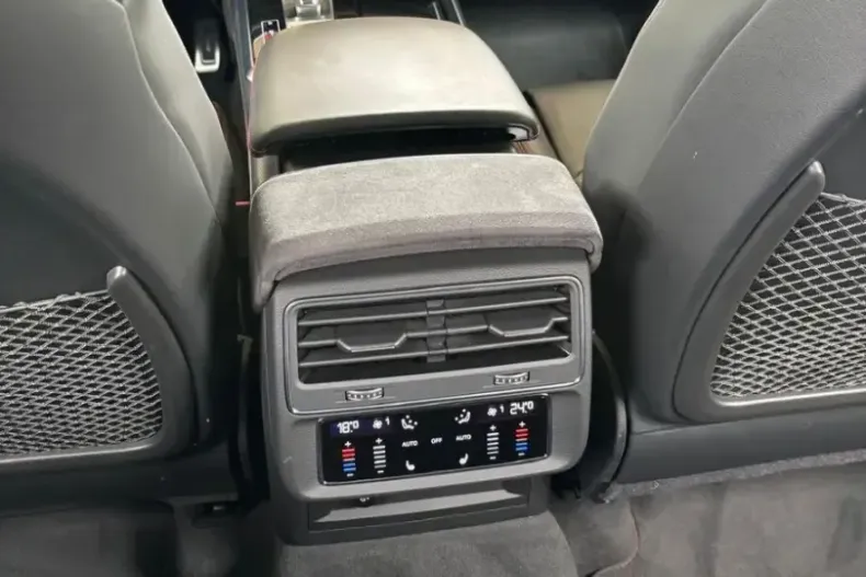 Audi RSQ8 din 2023 cu 14.000 km - oferta AUD177469 - foto 12